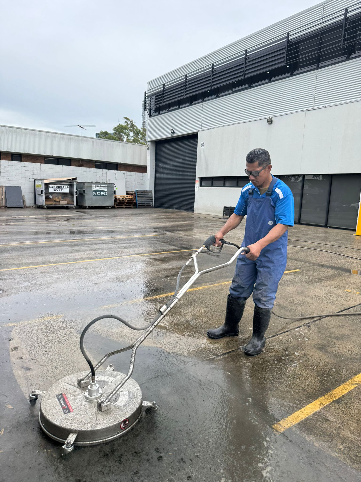 Featured image for “Maximising Cleanliness and Efficiency with High-Pressure Washing in Business Spaces”